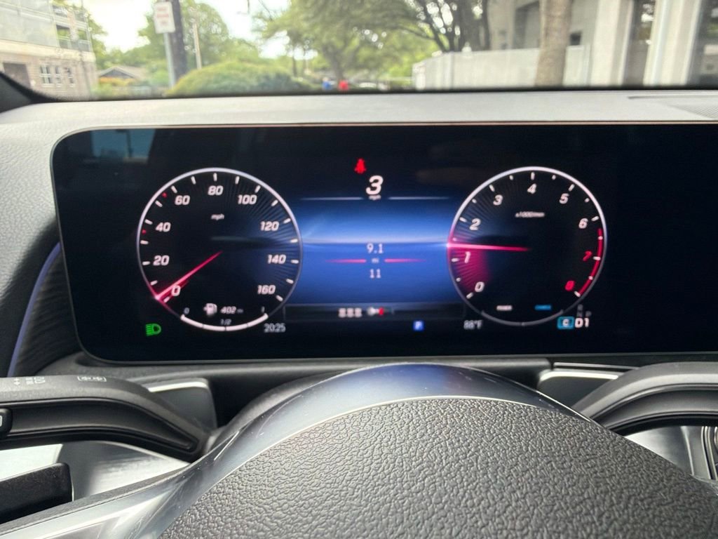 New 2026 Polar White Mercedes-Benz GLB 250 image 63