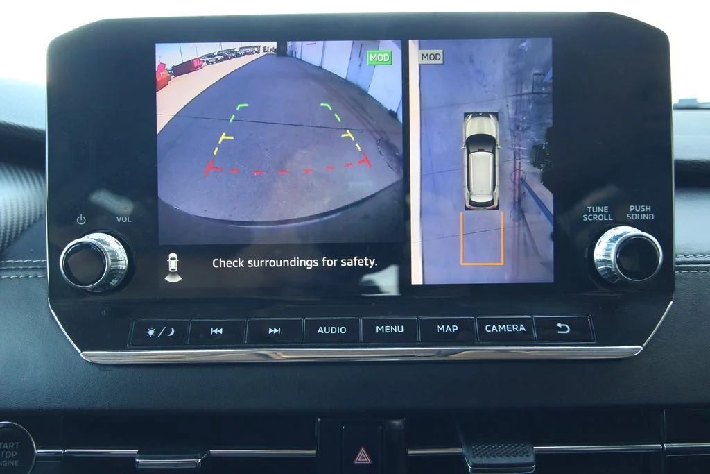 Used 2024  Mitsubishi SE image 13