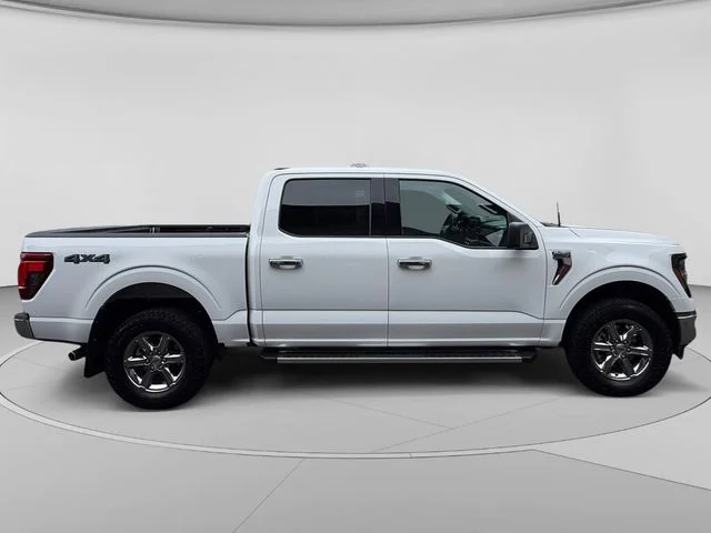 Used 2025 Oxford White Ford XLT image 6