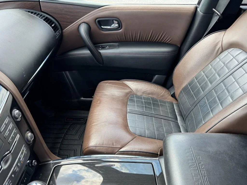 Used 2019 Black Nissan Platinum image 14