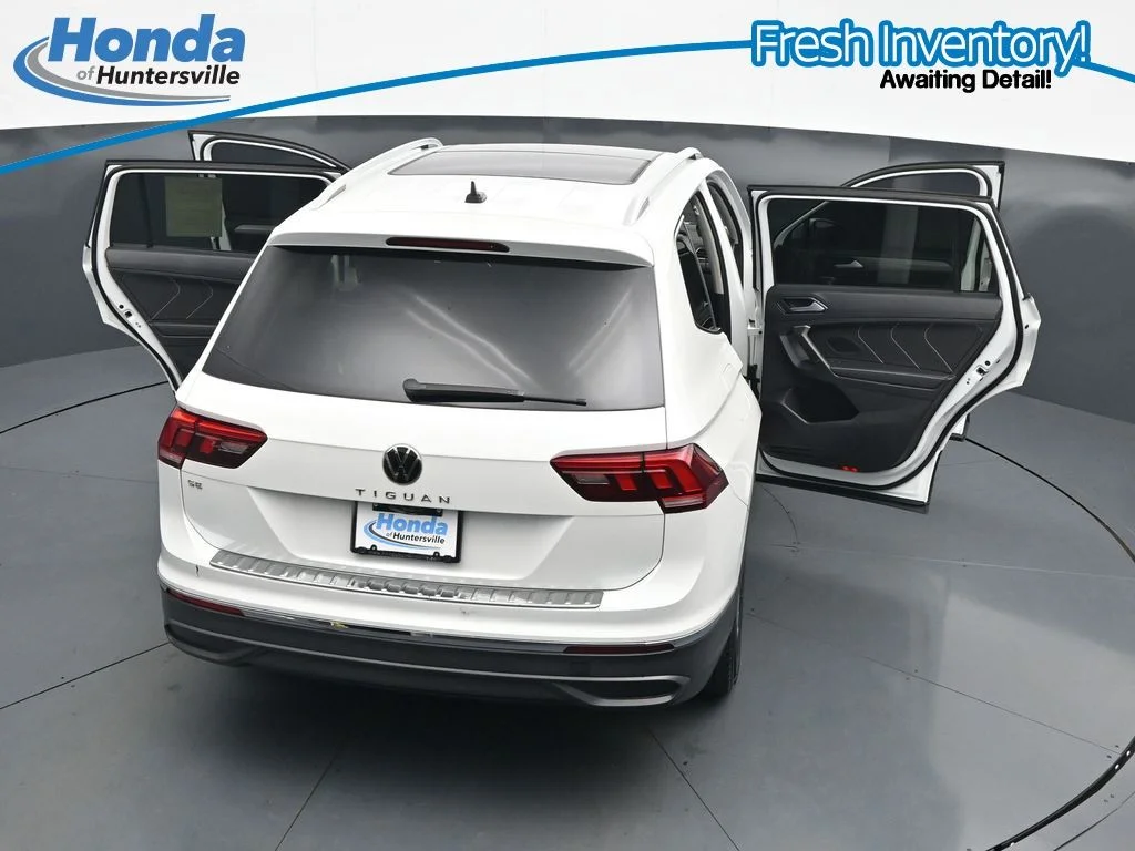 Used 2023 Opal White Volkswagen 2.0T SE image 40