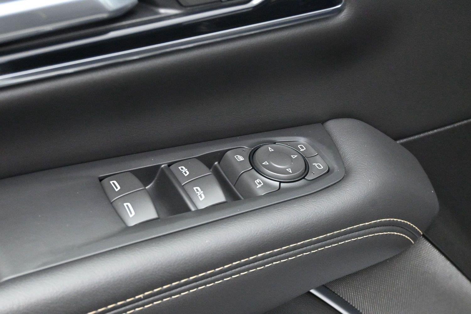 Used 2025 Sterling Metallic GMC Elevation image 11