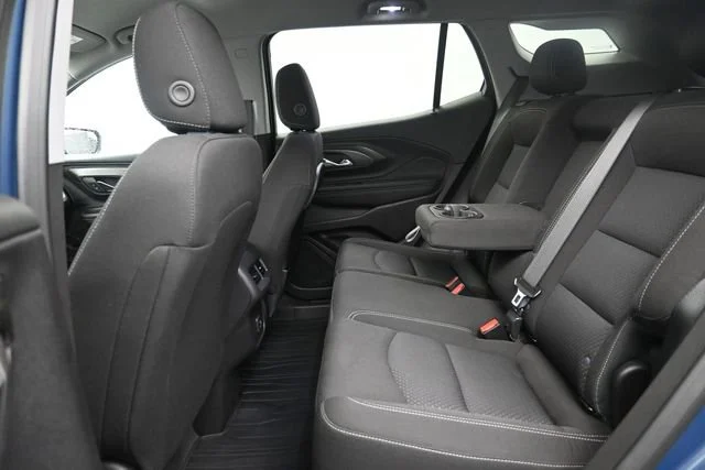 Used 2024 Downpour Metallic GMC SLE image 22