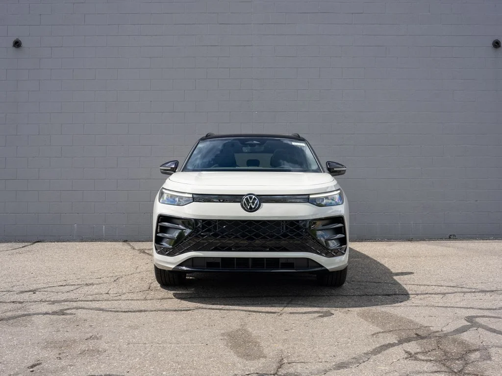 New 2026 Sandstone W/Deep Black Roof Volkswagen 2.0T SE R-Line Black image 2
