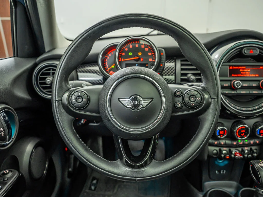 Used 2016 Deep Blue Metallic MINI  image 23