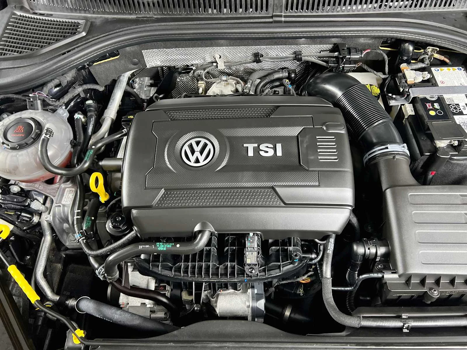 Used 2025 Deep Black Pearl Volkswagen Autobahn image 31
