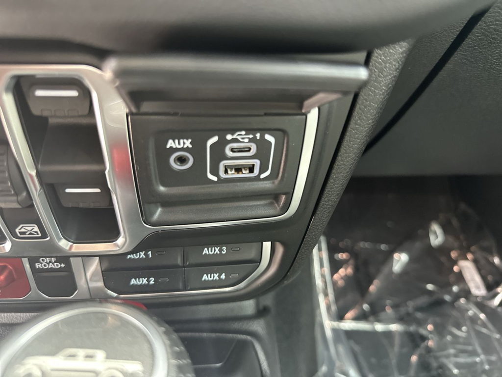 New 2026 Black Clear-Coat Exterior Paint Jeep Mojave X image 22