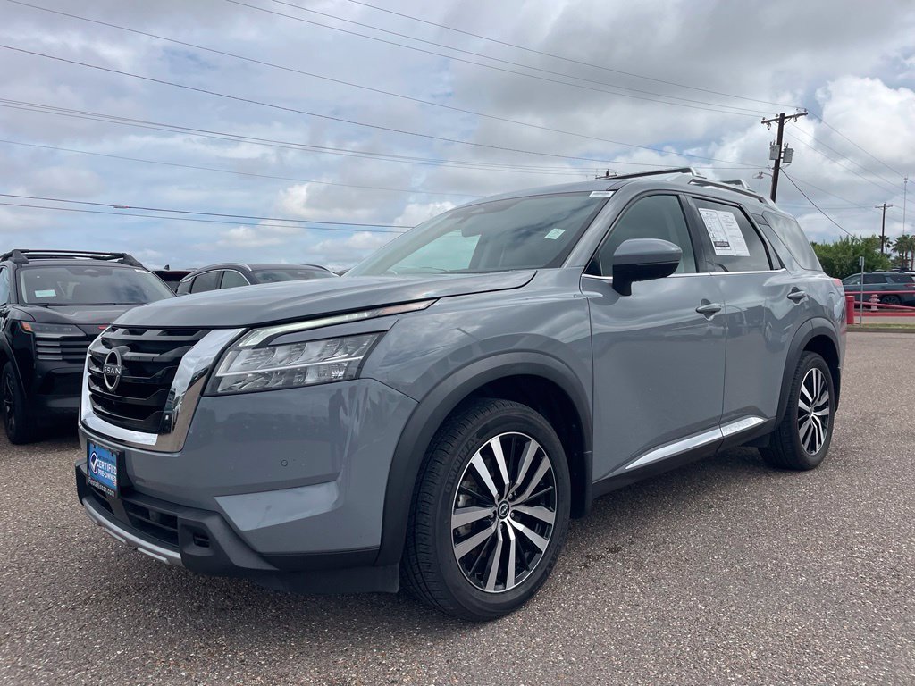 Used 2024 Gray Nissan Platinum image 3