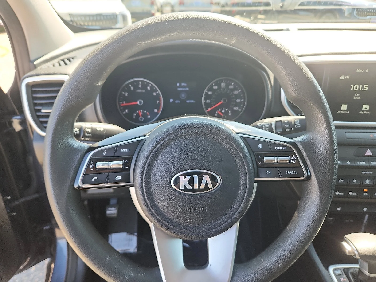Used 2022 Pacific Blue Kia LX image 18