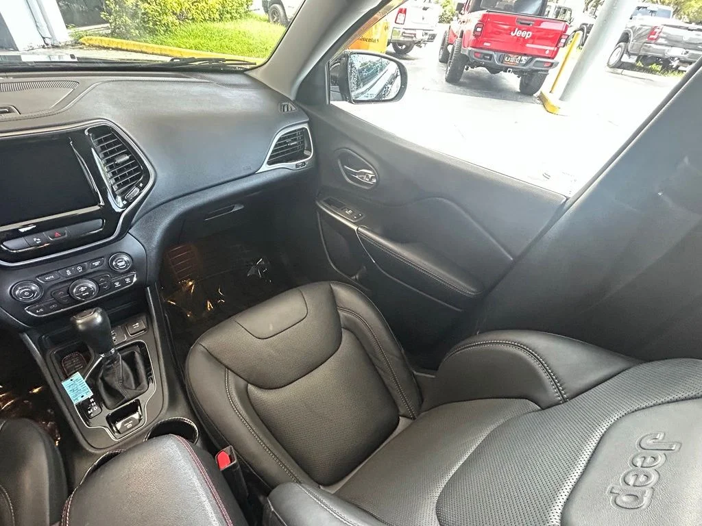 Used 2020 Black Jeep Limited image 11