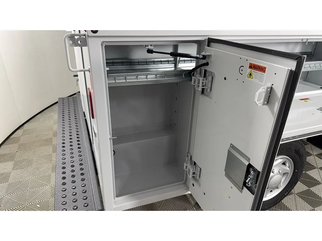 New 2025 Oxford White Ford E-350 SRW image 4