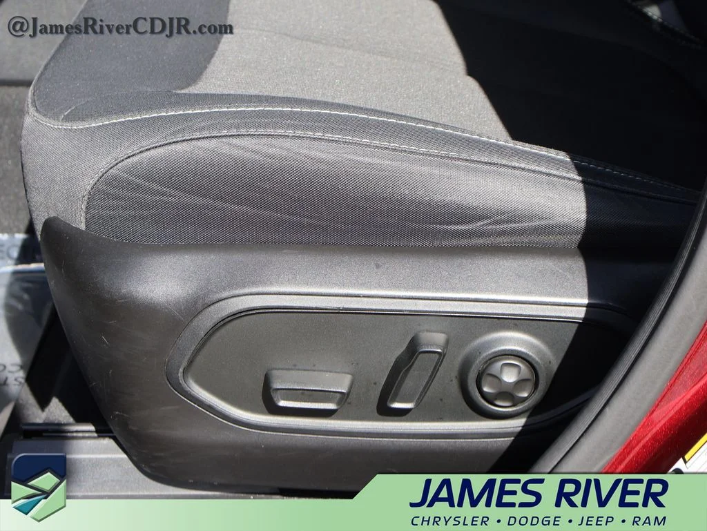 Used 2024 Red Jeep Laredo image 23