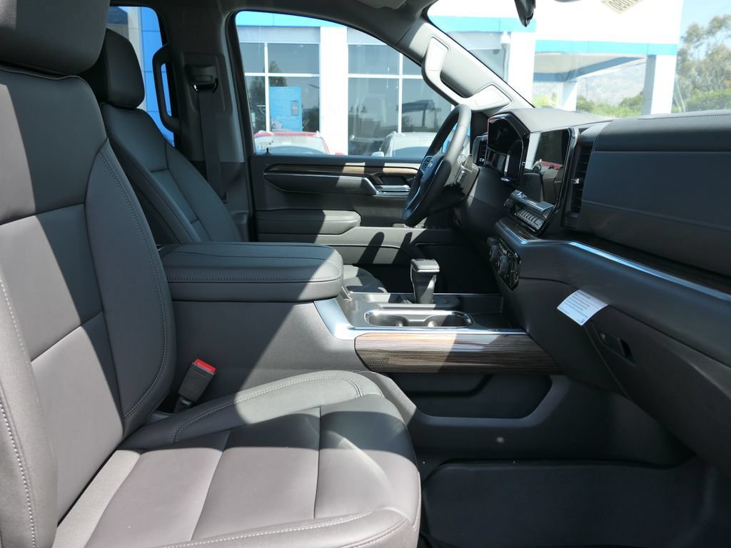New 2026 Black Chevrolet LT image 26