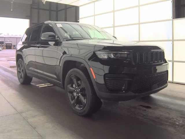 Used 2024 Black Jeep Altitude X image 2