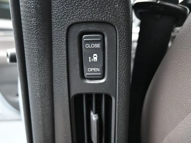 Used 2019 Silver Honda EX-L image 11