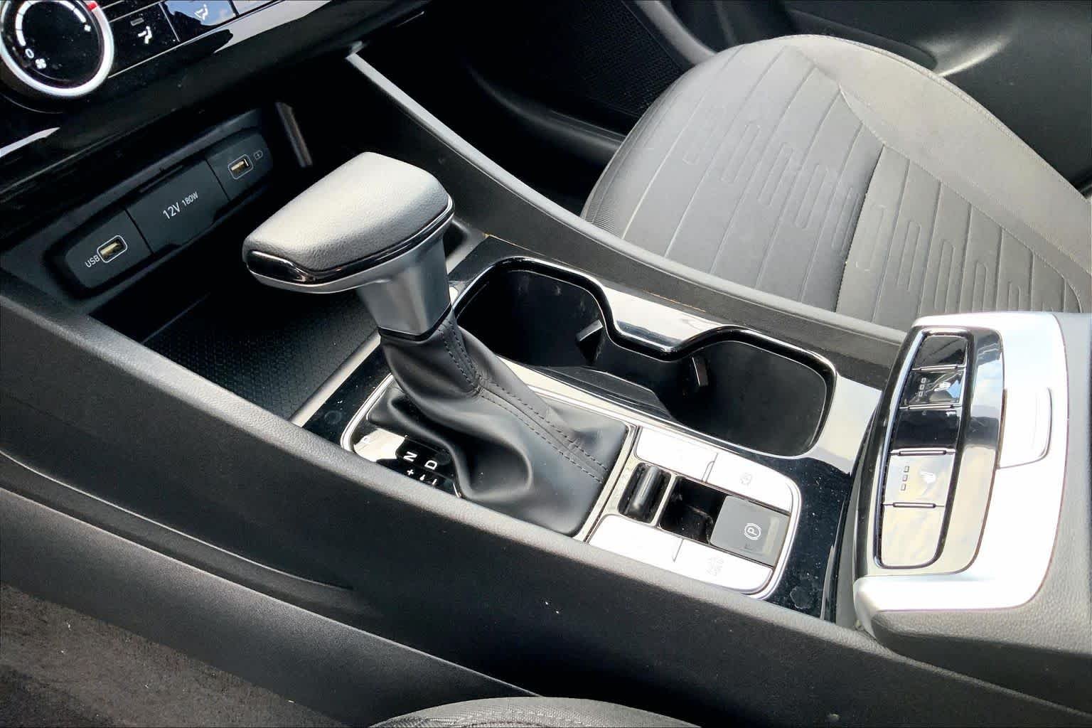 Used 2023 Hampton Gray Hyundai SEL image 16