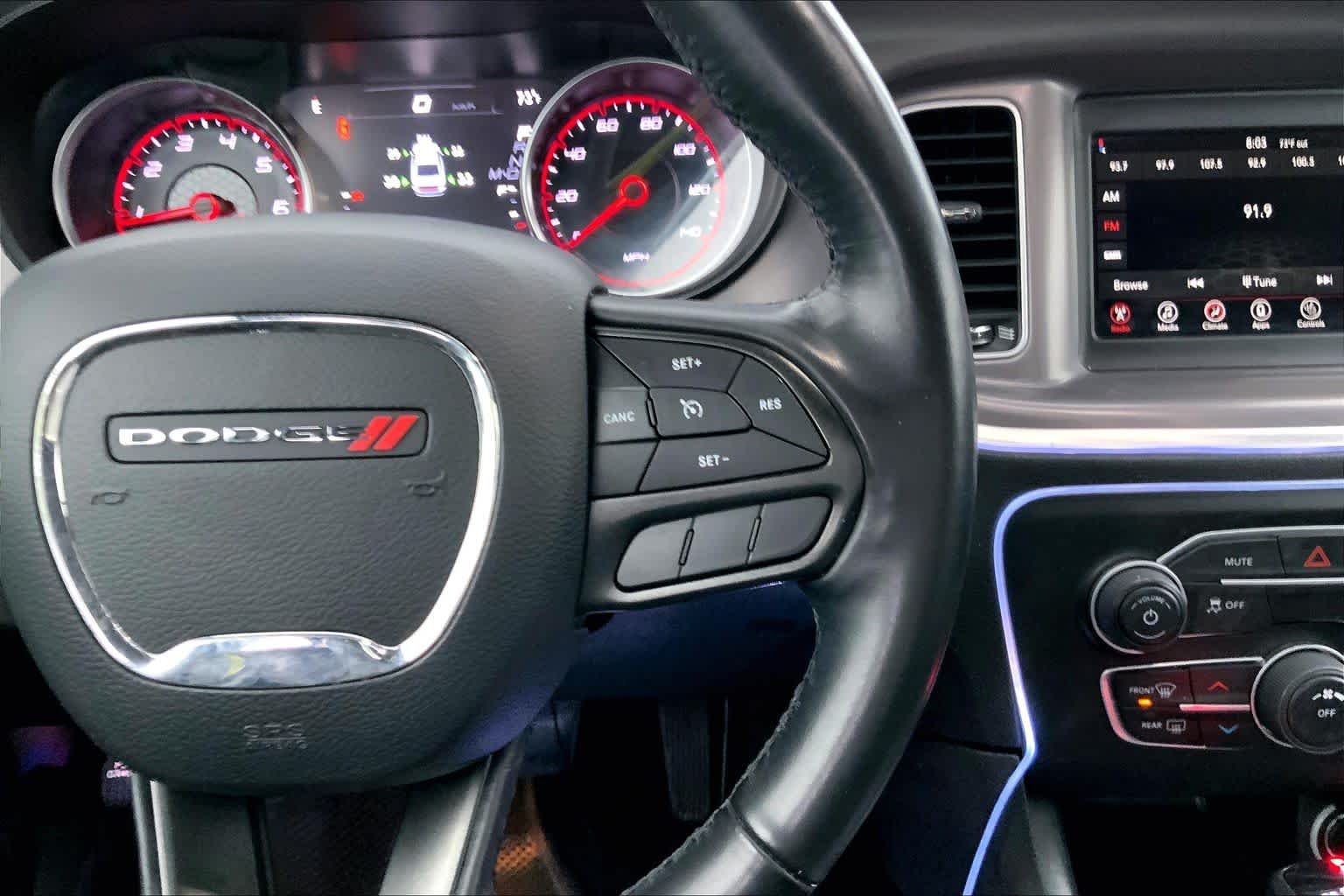 Used 2022 Pitch Black Clearcoat Dodge SXT image 23