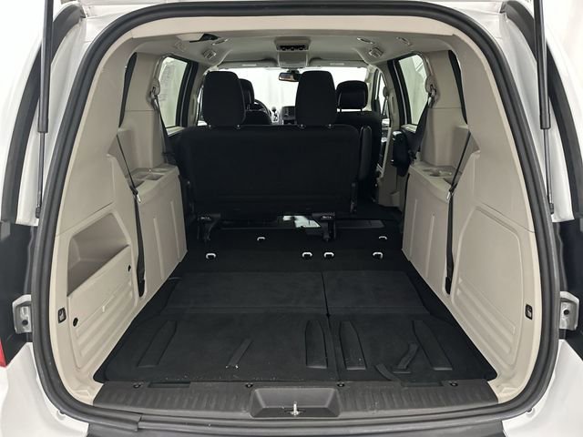 Used 2019 White Dodge SE image 21