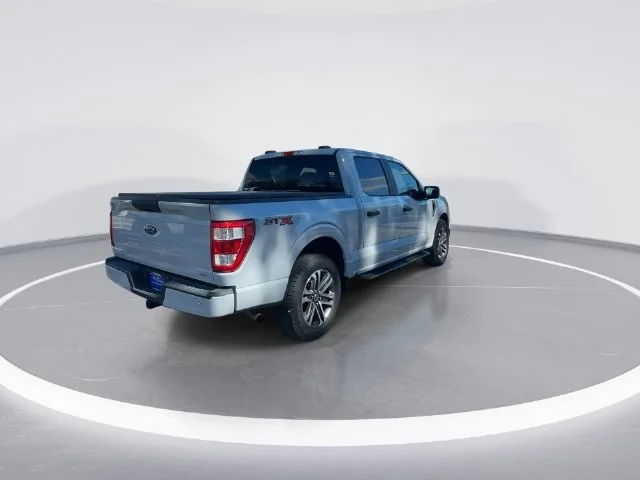Used 2021 White Ford XL image 7