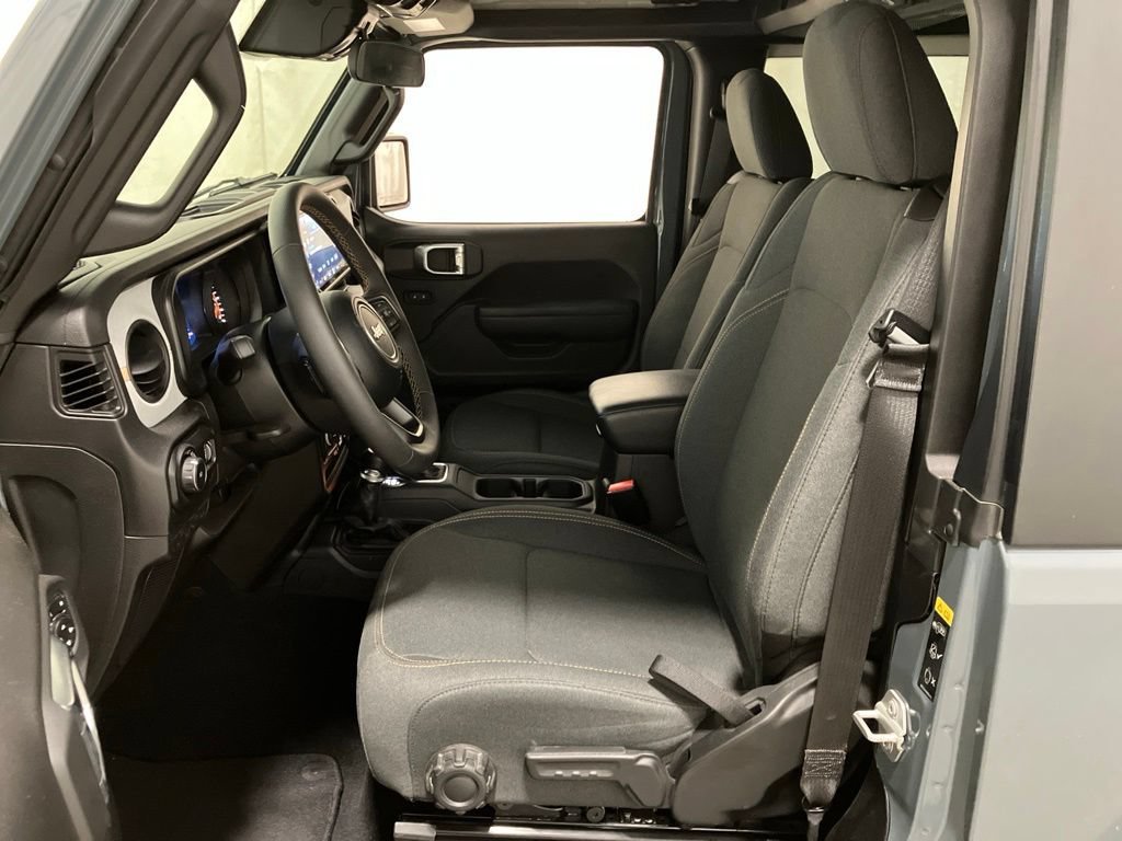 Used 2024 Anvil Clear Coat Jeep Sport S image 11