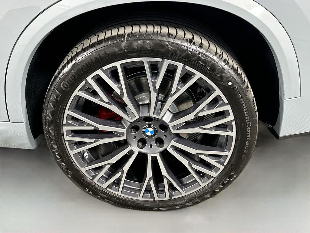 New 2026 Brooklyn Grey Metallic BMW sDrive40i image 23