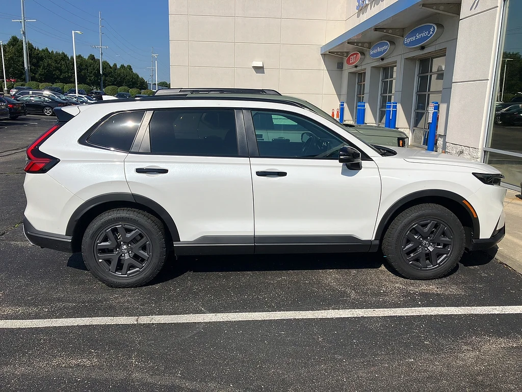 Certified Used 2026 Platinum White Pearl Honda TrailSport image 2