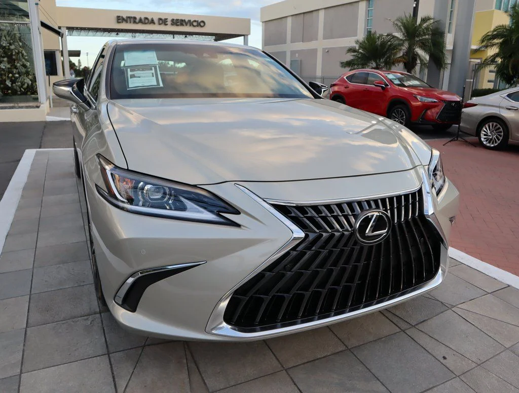 Used 2025 Beige Lexus 350 image 16