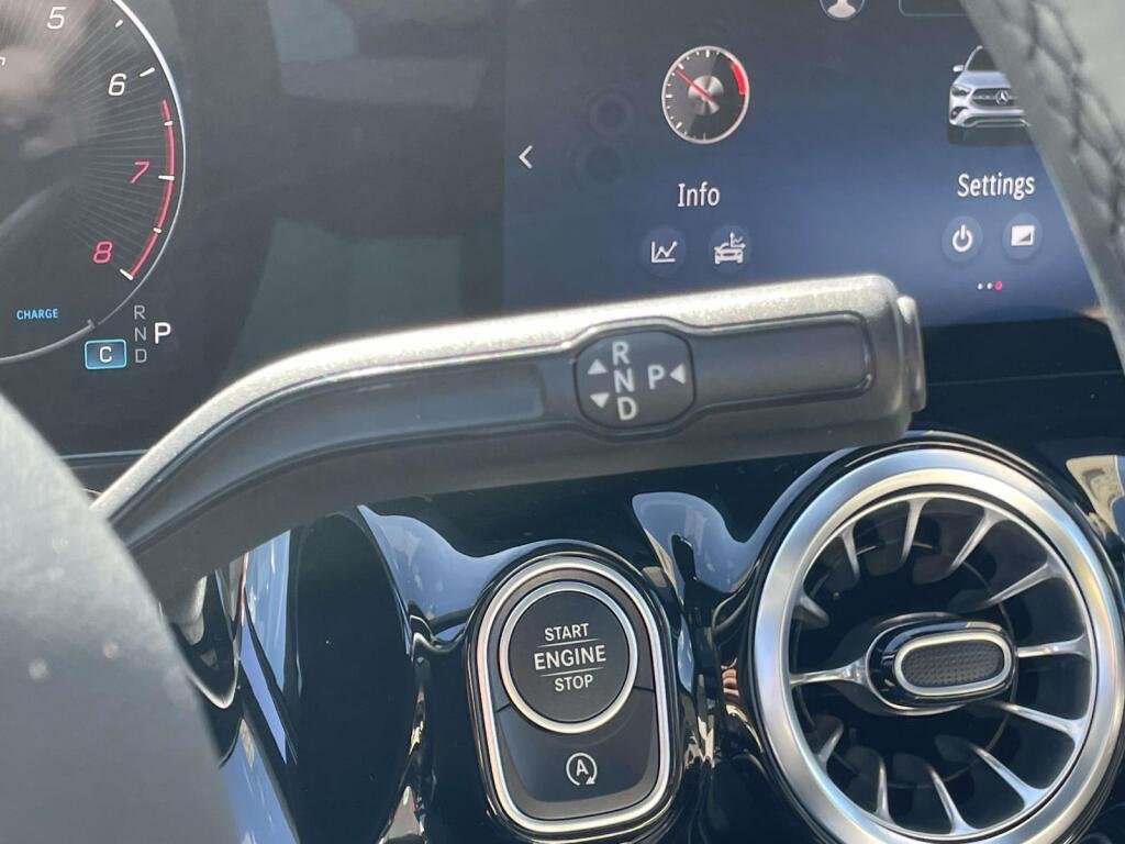 New 2026 Mountain Grey Metallic Mercedes-Benz GLA 250 image 31
