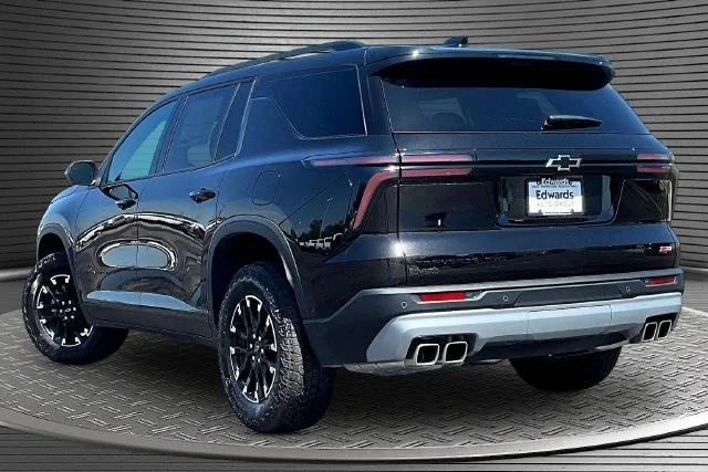 New 2026 Mosaic Black Metallic Chevrolet Z71 image 3