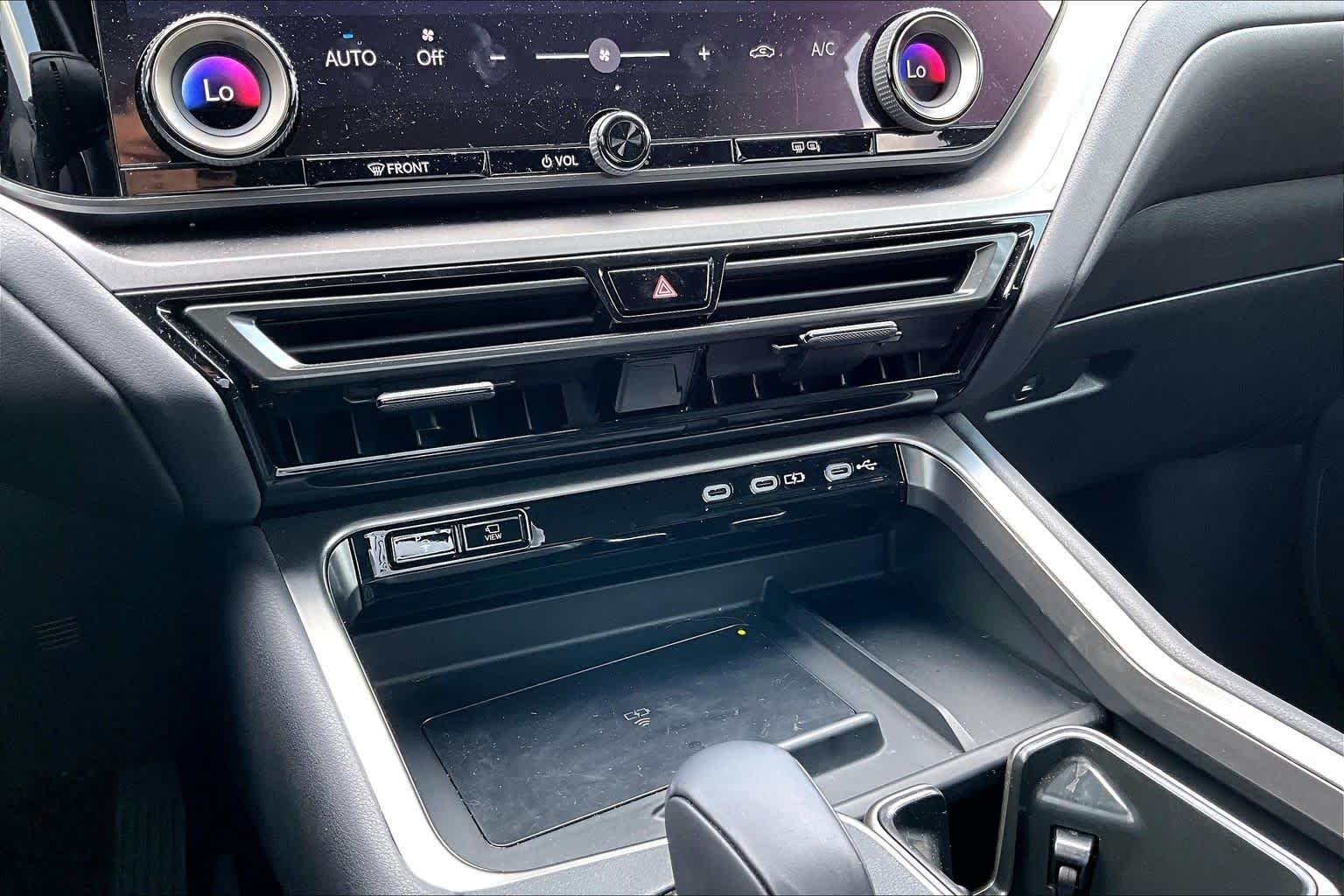 Used 2025 Wind Chill Pearl Lexus Premium image 34