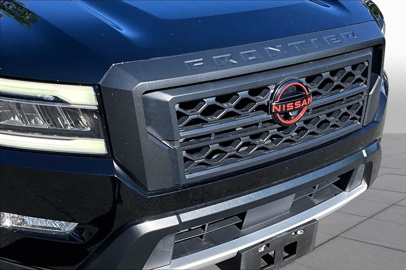 Used 2022 Super Black Nissan PRO-X image 29