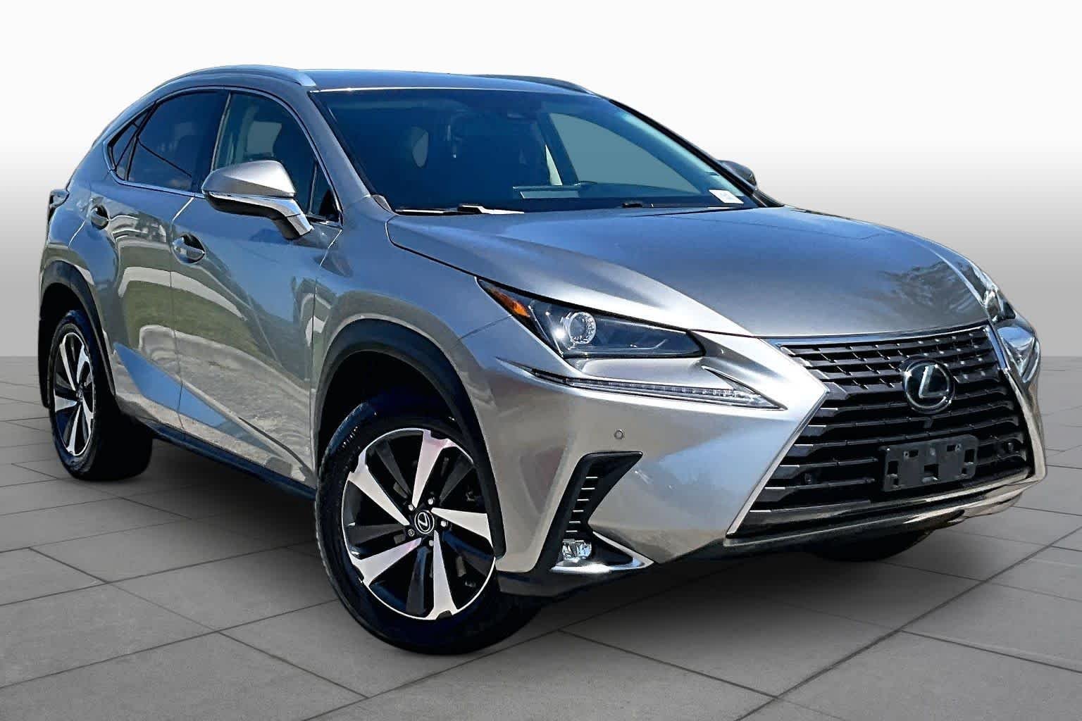 Used 2019 Atomic Silver Lexus  image 3