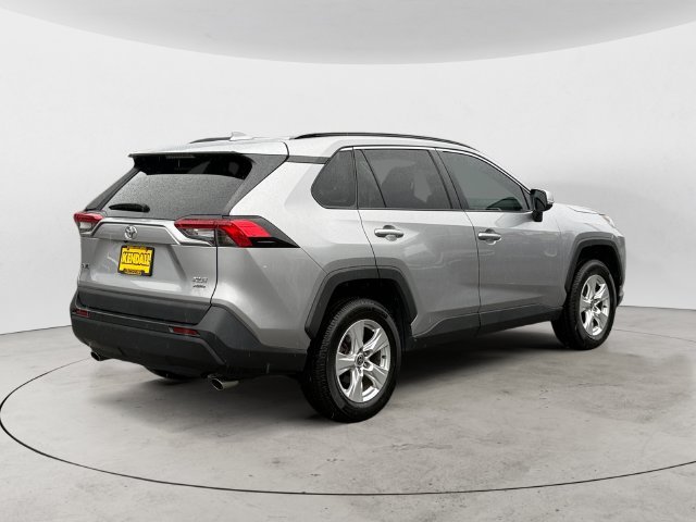 Used 2021 Silver Sky Metallic Toyota XLE image 5