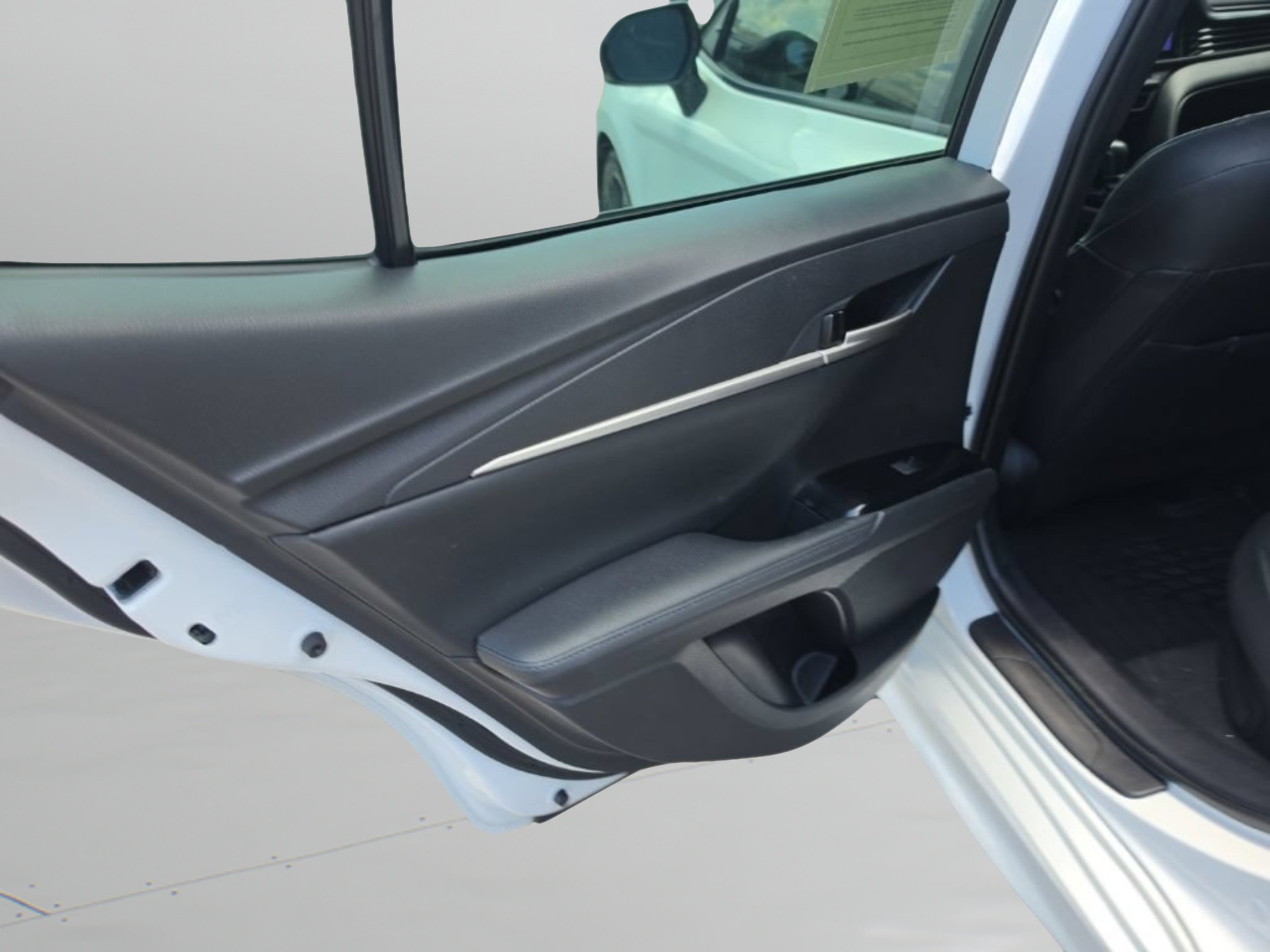 Used 2025 Off-white Toyota XSE image 20