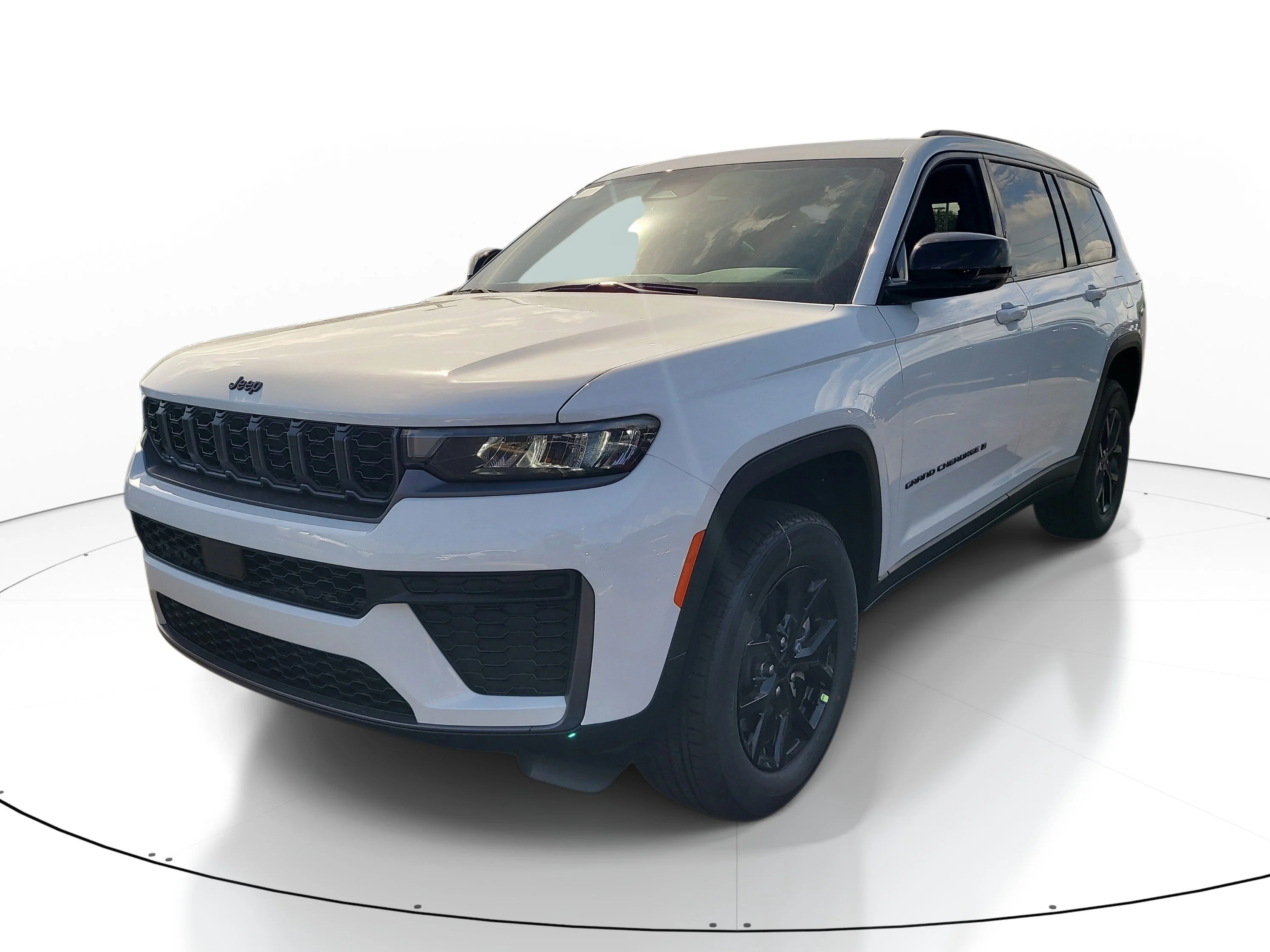 New 2026 Bright White Clearcoat Jeep Laredo Altitude image 4