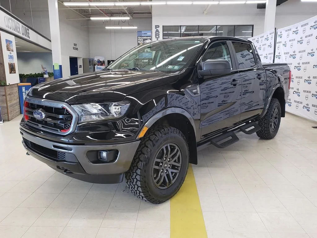 Used 2023 Black Ford XLT image 3
