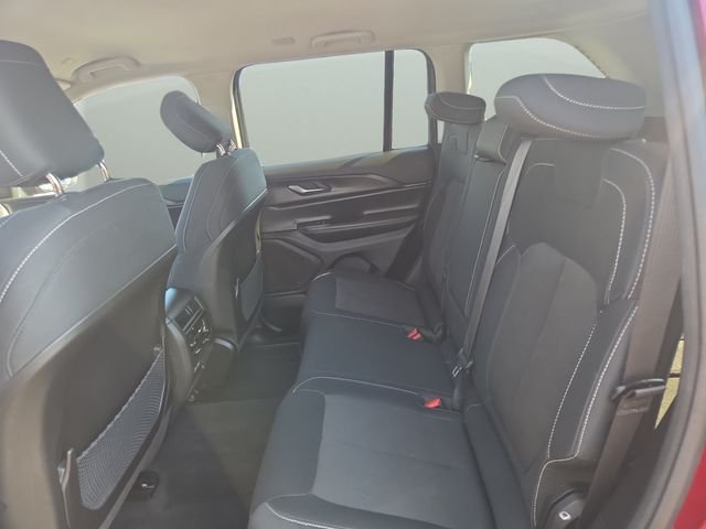 Used 2023 Velvet Jeep Laredo image 31