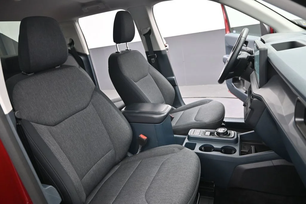 Used 2025 Red Ford XLT image 32