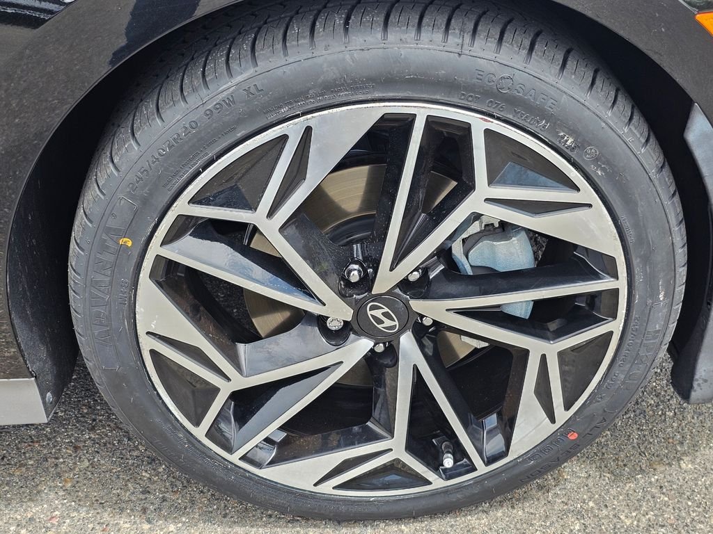 Certified Used 2023 Black Hyundai SEL image 8