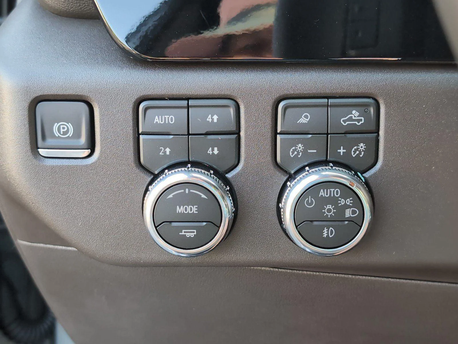New 2026 Sterling Metallic GMC SLT image 31