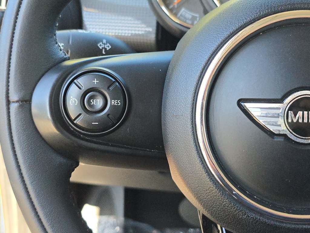 Used 2015 Orange MINI Base image 23