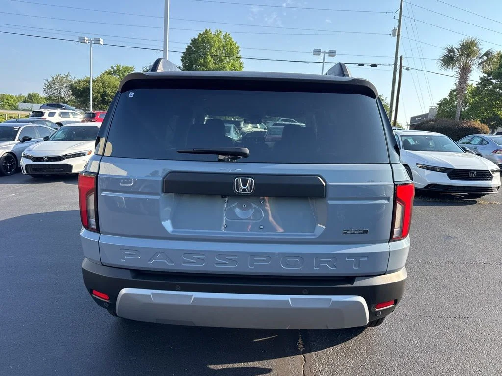 New 2026 Sonic Gray Pearl Honda RTL image 4