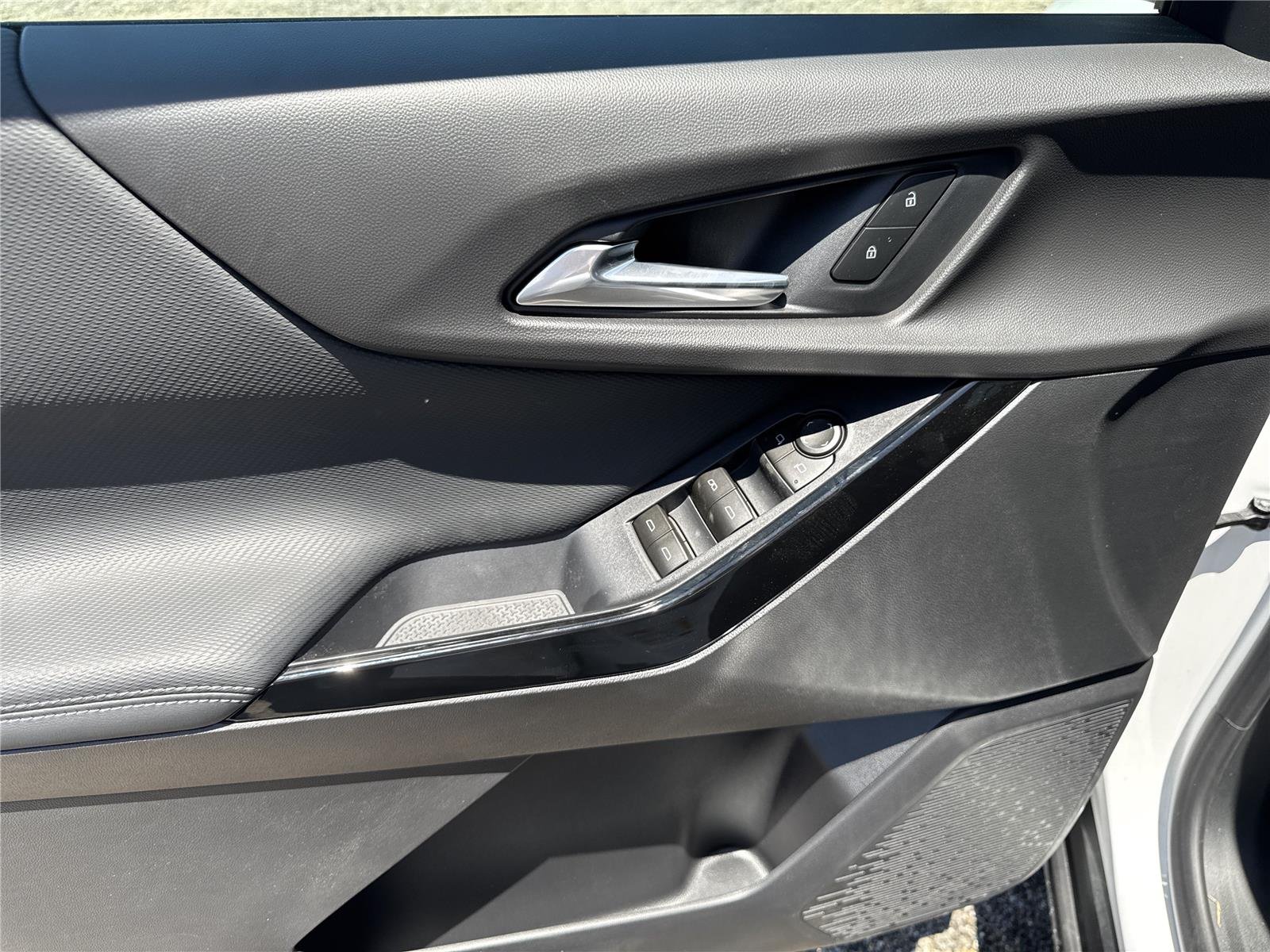 New 2026 Summit White Chevrolet LT image 17