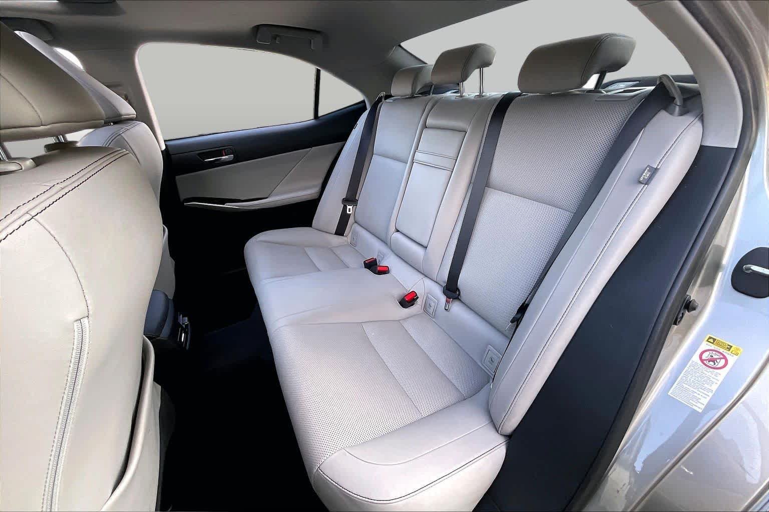 Used 2016 Atomic Silver Lexus  image 20