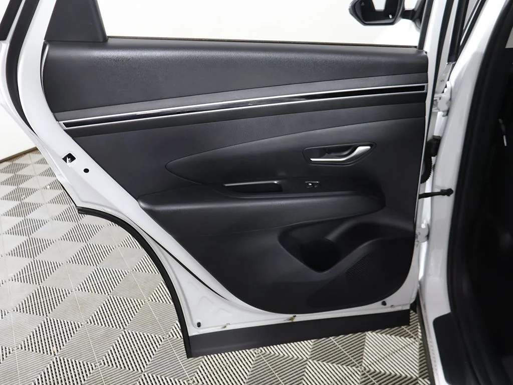 Used 2024 White Pearl Hyundai SEL image 23