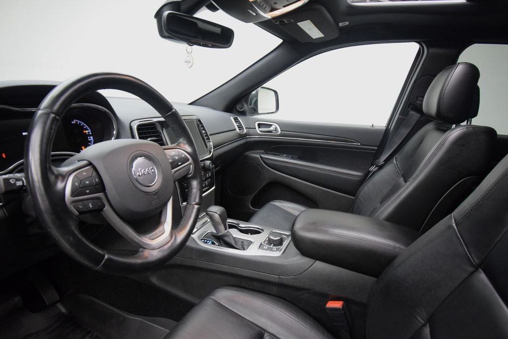 Used 2021 Gray Jeep Limited image 7