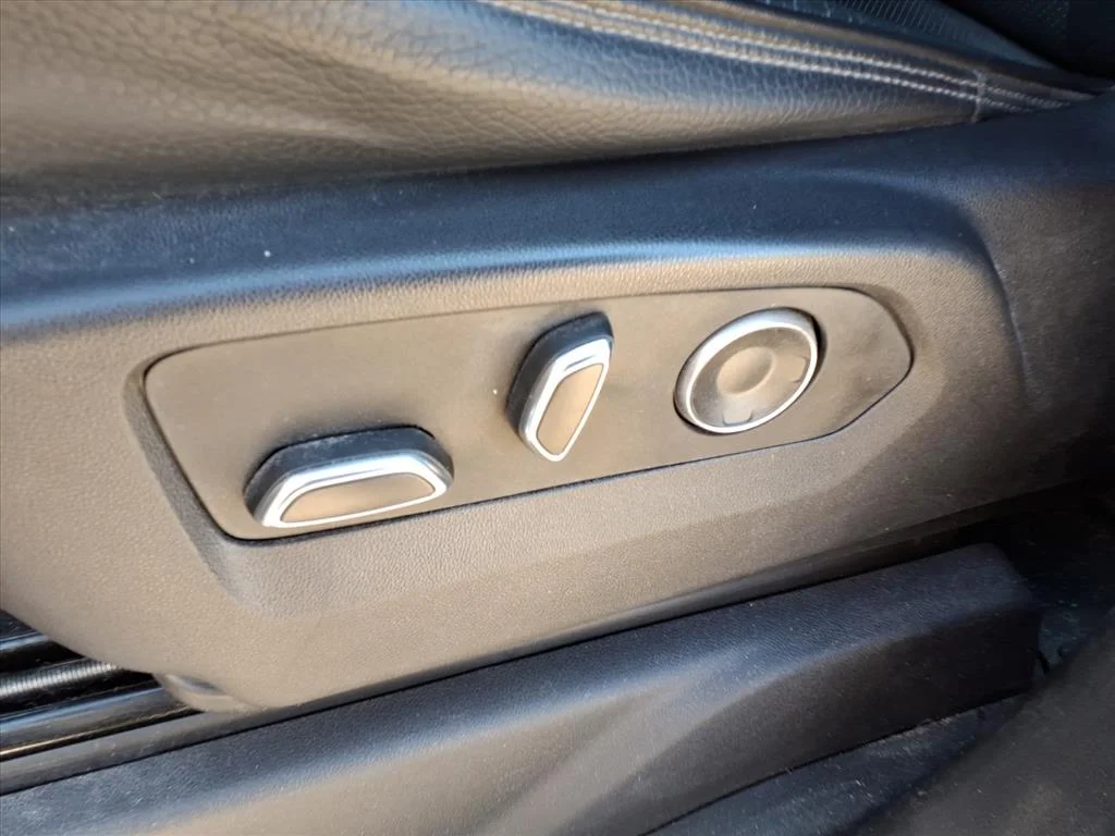 Used 2024 Black GMC Denali image 10