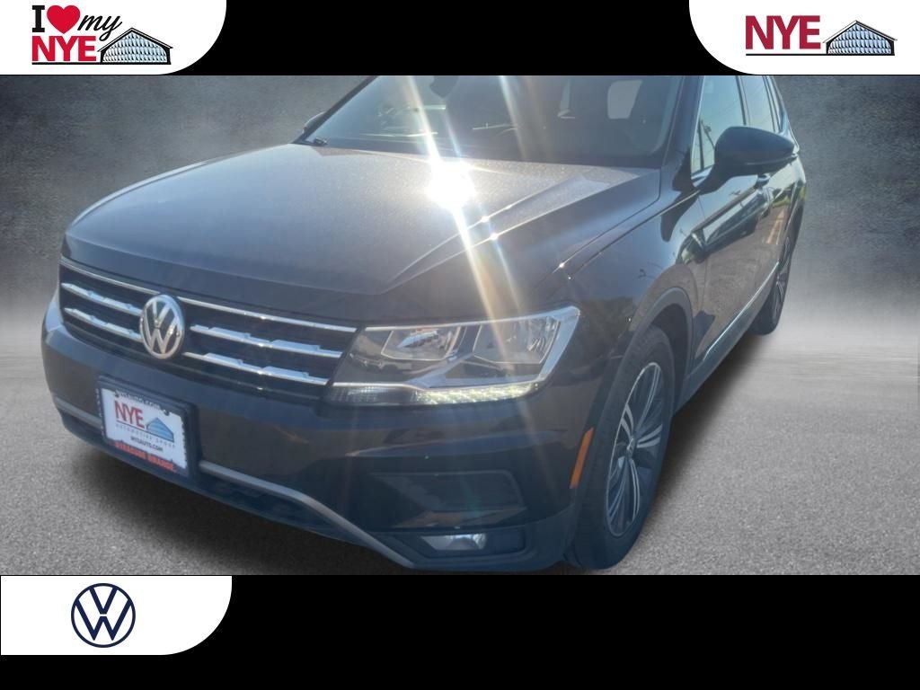 Used 2018 Black Volkswagen 2.0T SEL image 1