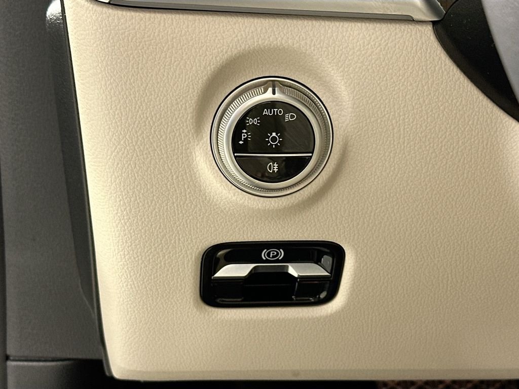 Used 2026 Silver Mercedes-Benz C 300 image 10