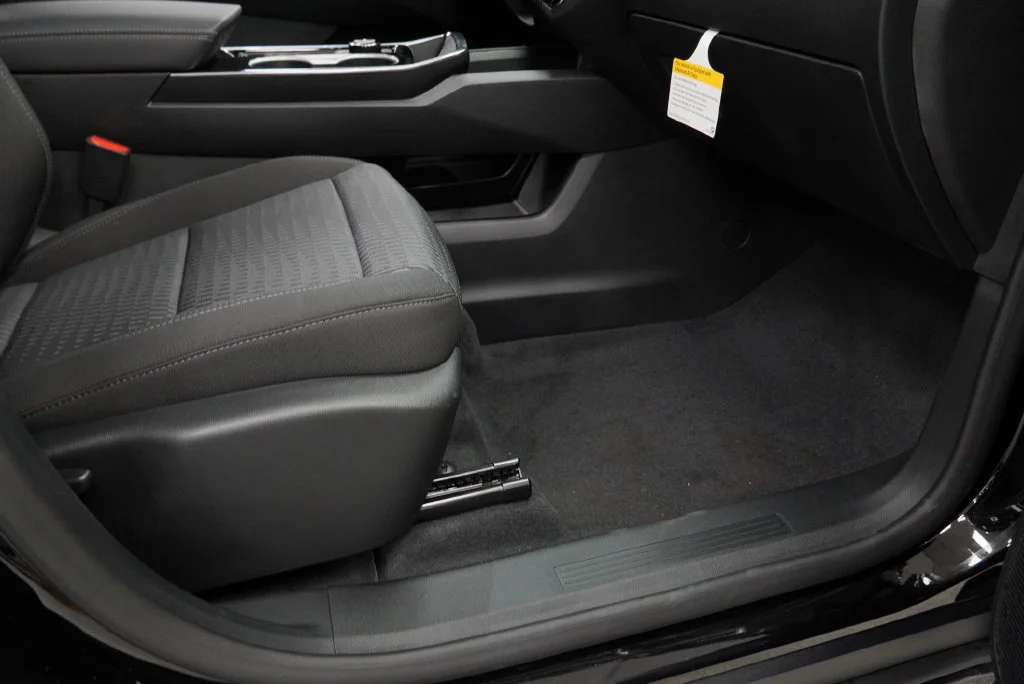 New 2027 Mosaic Black Metallic Chevrolet LT image 31